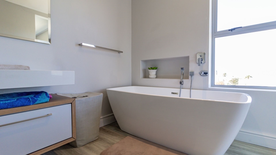 6 Bedroom Property for Sale in Myburgh Park Western Cape